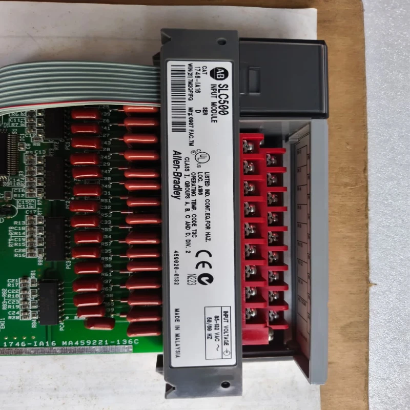 Allen-Bradley 1746-OB16 SLC 500 16-Point 24V DC Source Output Module thumbnail 7123